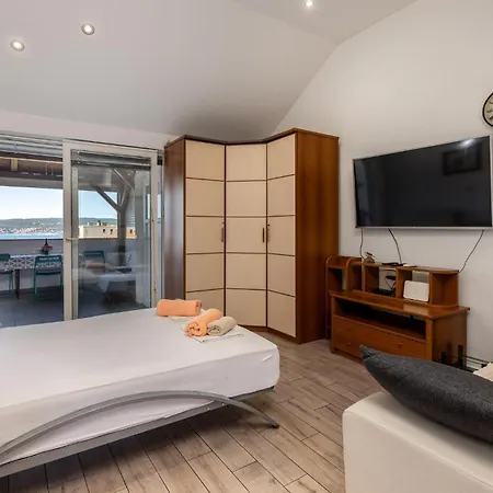 Daire Cozy In With House Sea View
