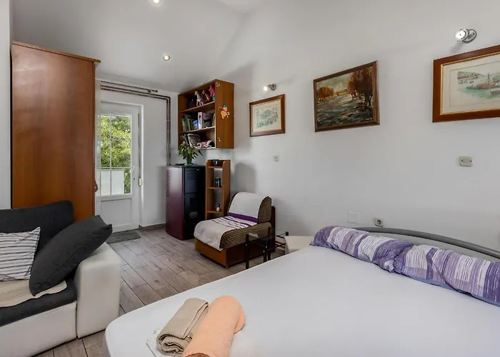 Cozy In With House Sea View Apartment